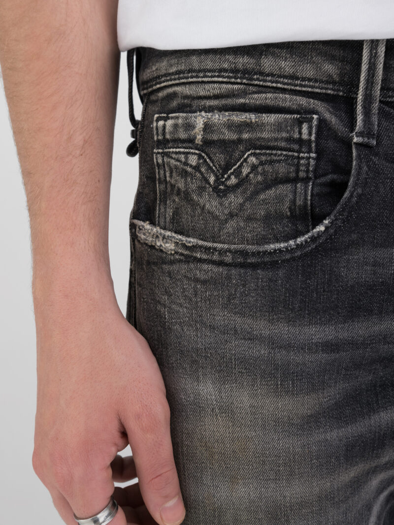 bronny super slim fit 12 oz white weft black power straw jeans