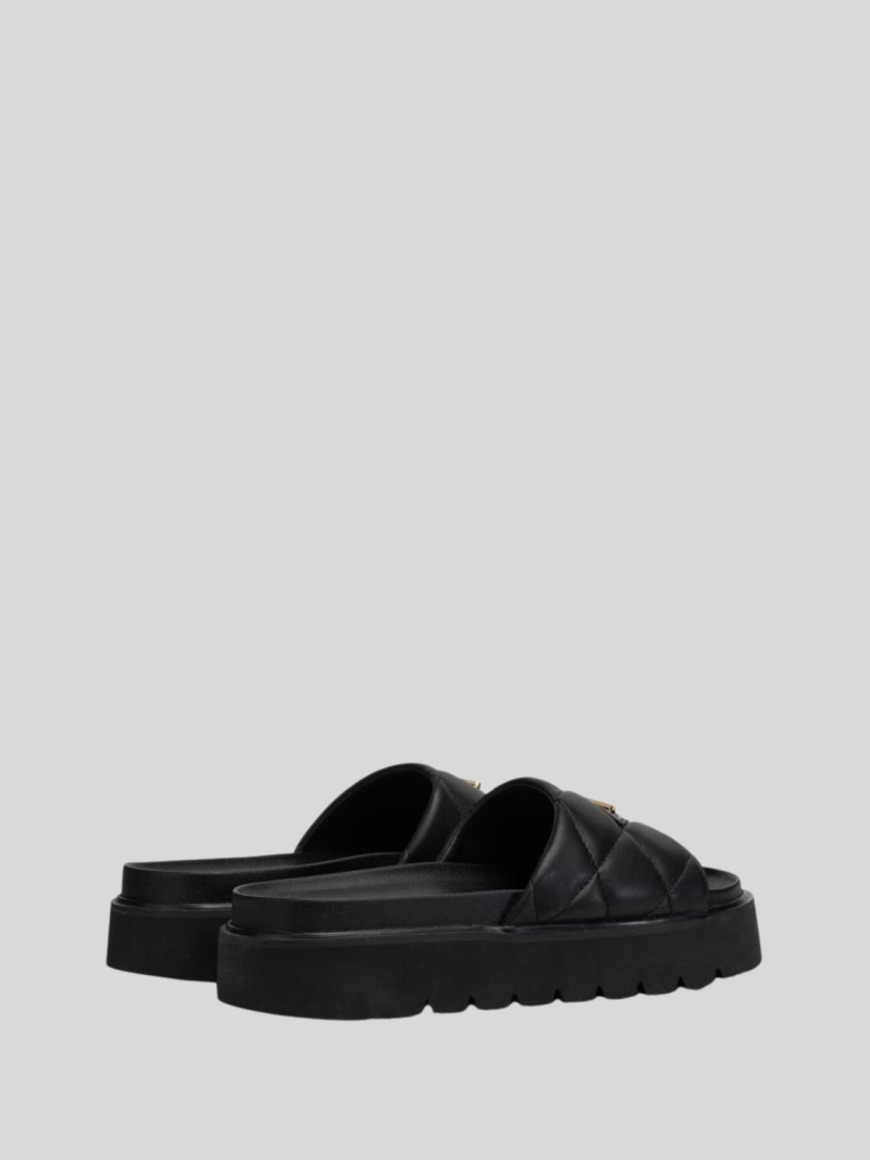 muddy quilt black sneakers