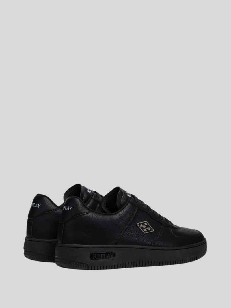 epic m tag black sneaker