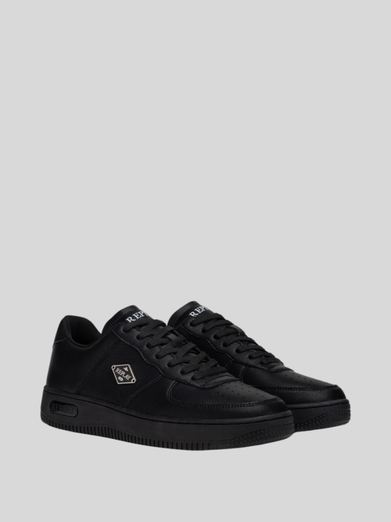 epic m tag black sneaker
