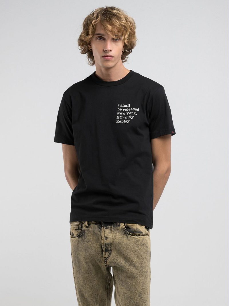 black cotton t shirth with lettering