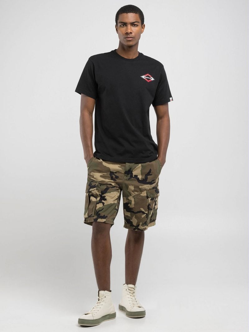 black cotton t shirt with lettering black cotton t shirt with lettering