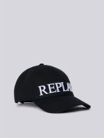 cap with bill with embroidered maxi logo