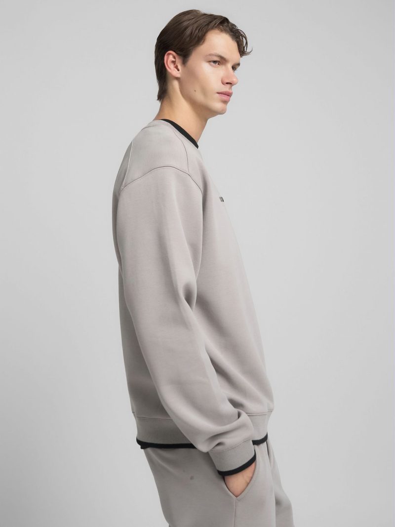 silver crew neck sweatshirt with lettering embroidery