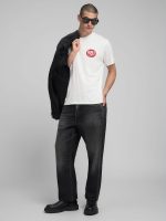 white jersey t shirt wiht print on chest