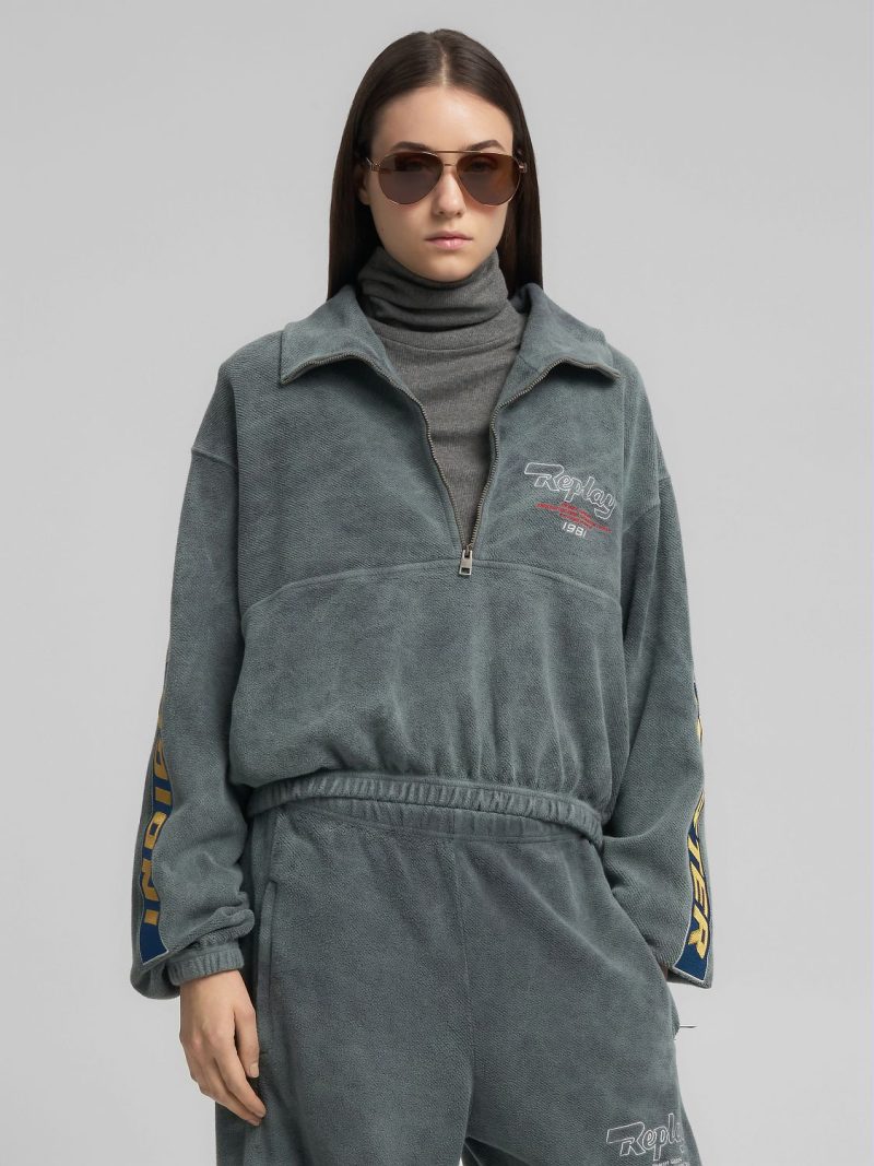 high neck sweatshirt with half zip