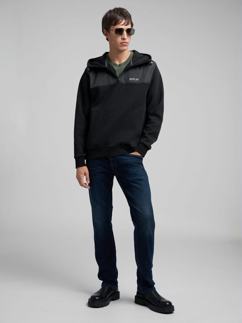 technical half zip hoodie black