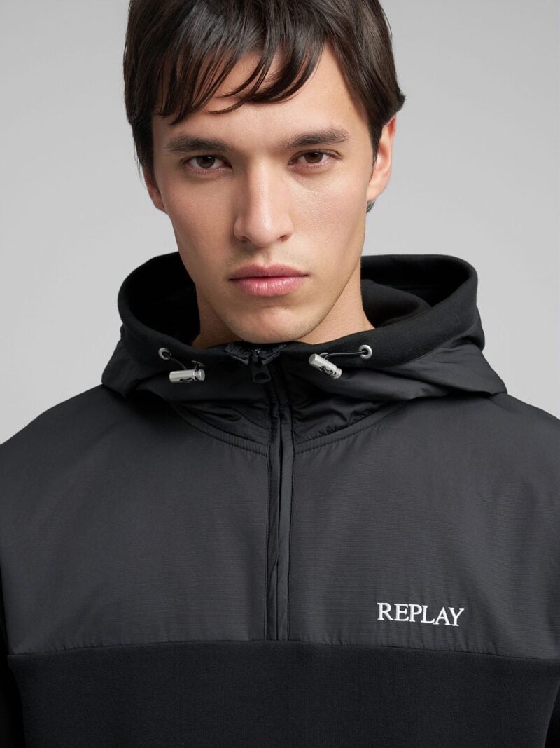 technical half zip hoodie black
